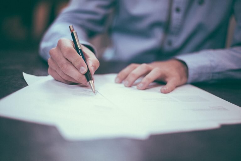 Contrato de Compra e Venda de Imóvel: Tudo o que você precisa saber